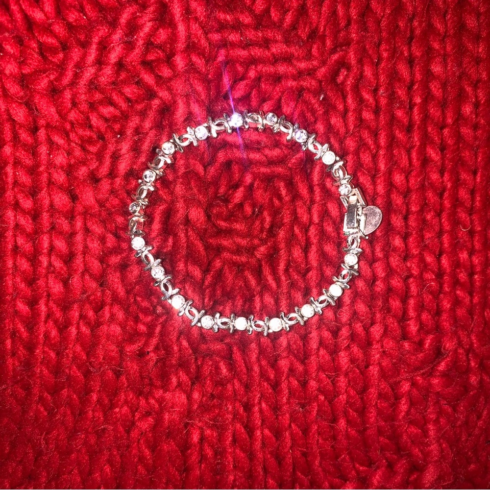 Round cut tennis bracelet